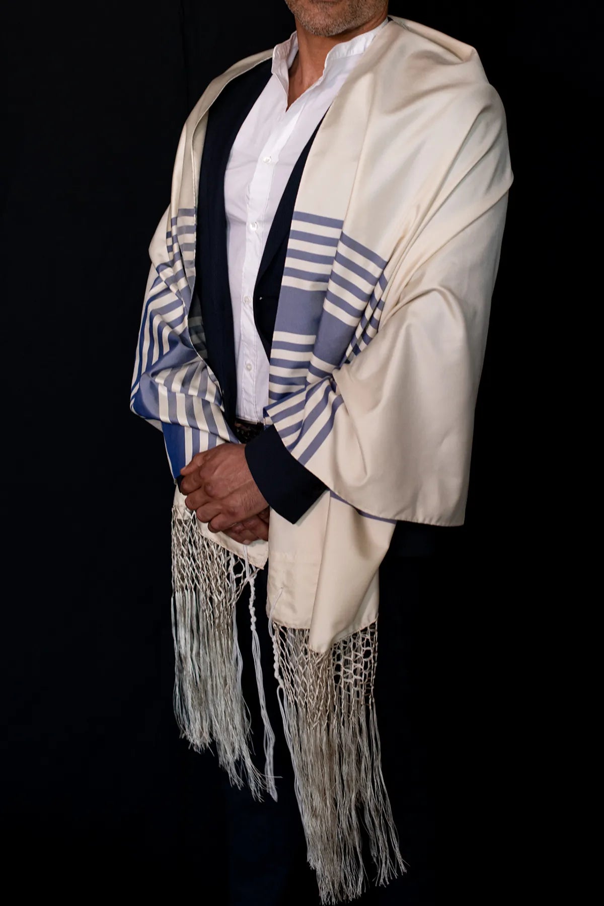 Medium Tallit side far