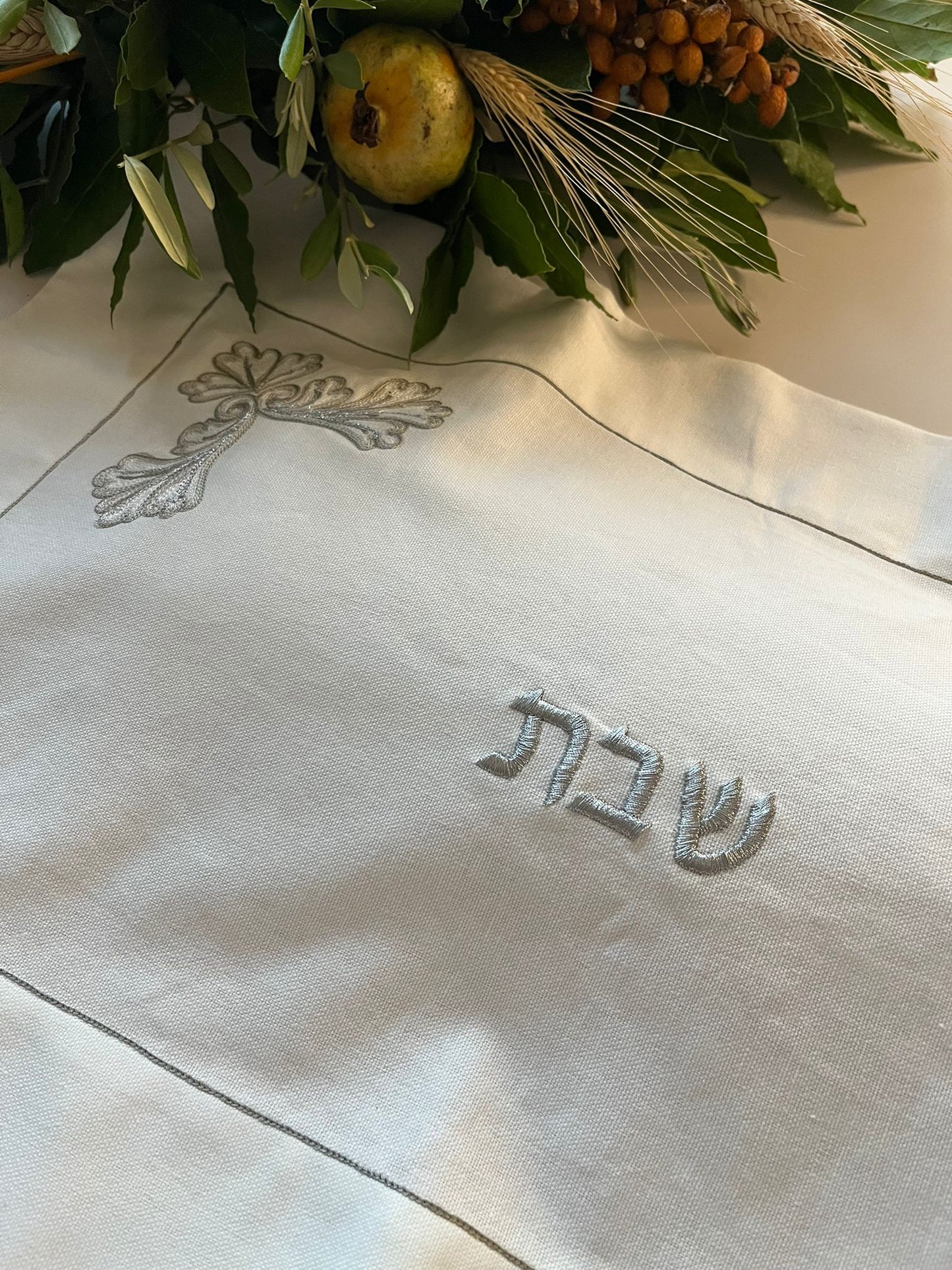Acanthus leaves Challah Cover