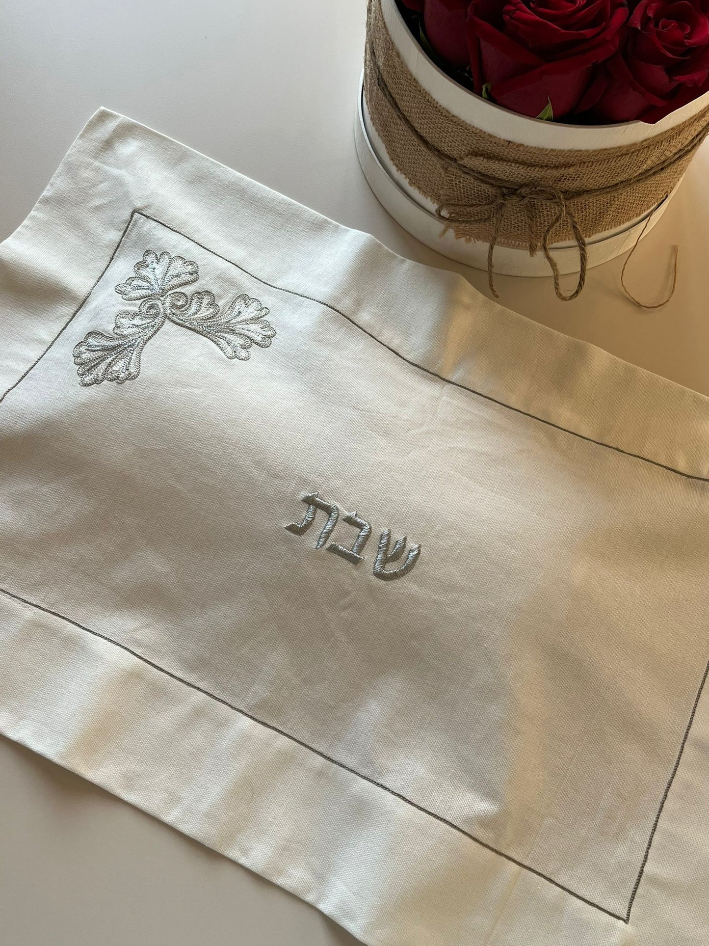 Acanthus leaves Challah Cover