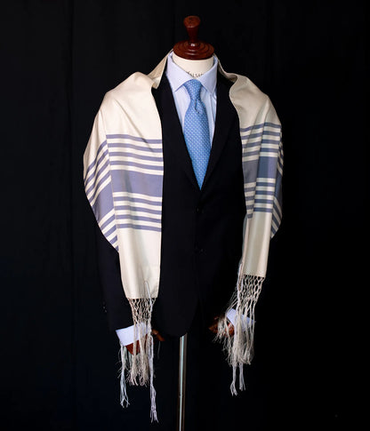 Small Tallit stand front