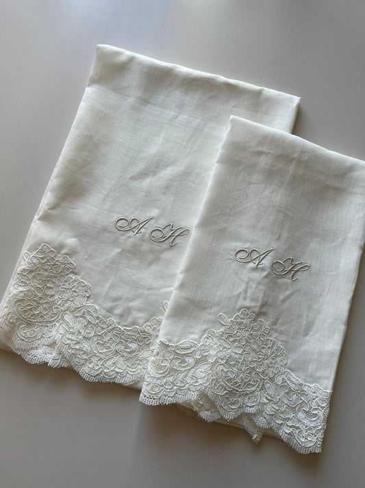 Linen and Rebrodé Lace Bridal Towel Set