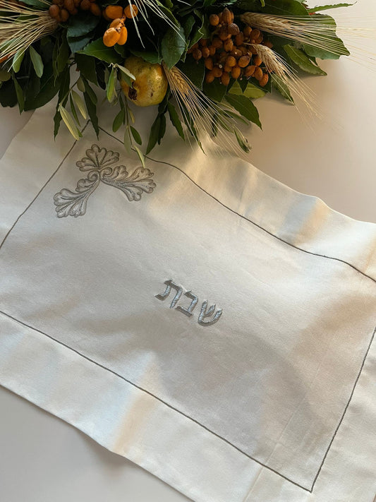 Acanthus leaves Challah Cover